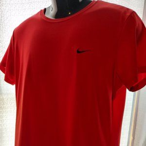 Nike cotton blend wick-away Men's crew neck t-shirt